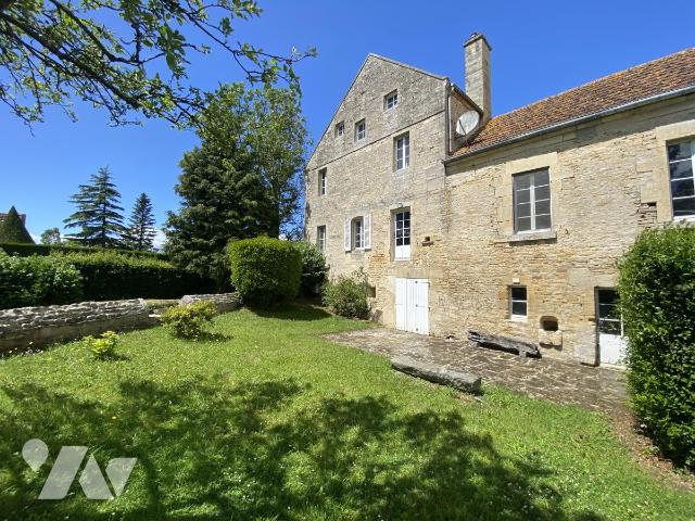 Maison 10 pièces 440 m² · à Fontaine-Henry · 440 m² · 800 000 €