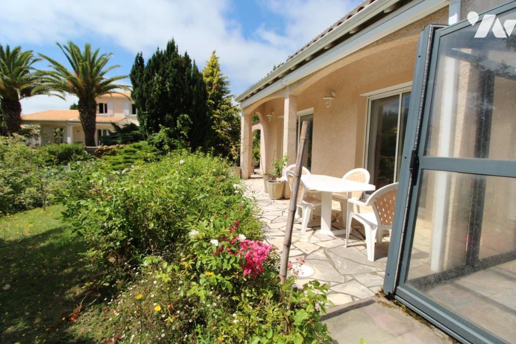 VENTE maison-ST PALAIS SUR MER (17)