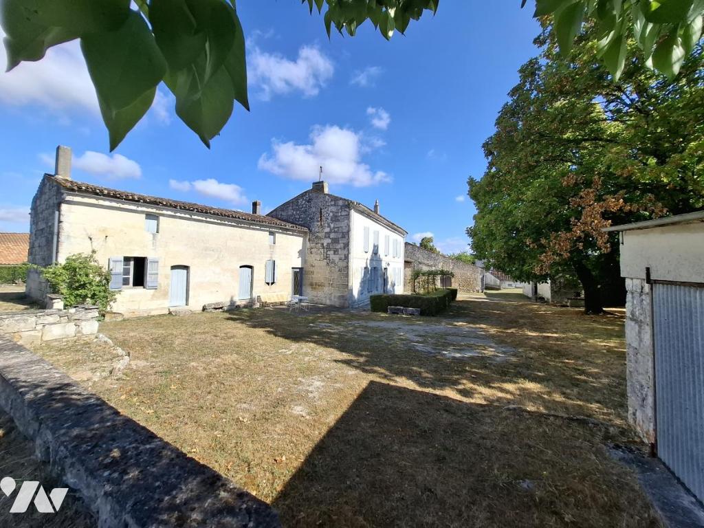 Maison 5 pièces 158 m² · aux Gonds · 158 m² · 380 000 €