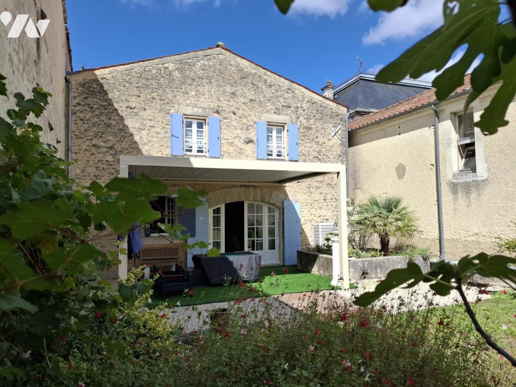 Maison 7 pièces 200 m² · à Loulay · 200 m² · 257 000 €