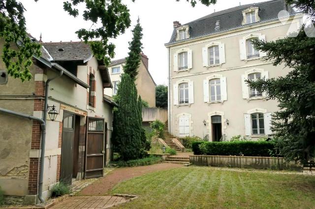 Maison 11 pièces 326 m² · à Bourges · 326 m² · 750 000 €