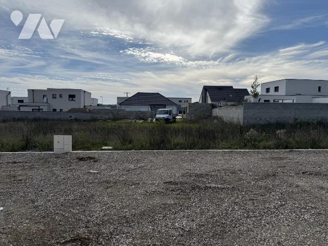 Terrain 656 m² · à Ahuy · 656 m² · 168 000 €