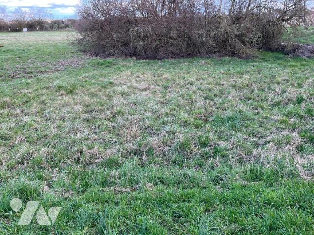 Terrain 694 m² · à Demigny · 694 m² · 58 000 €