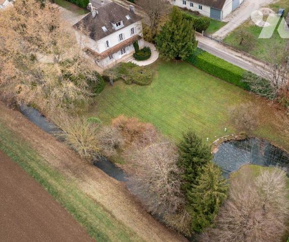 Maison 8 pièces 212 m² · à Beaune · 212 m² · 450 000 €