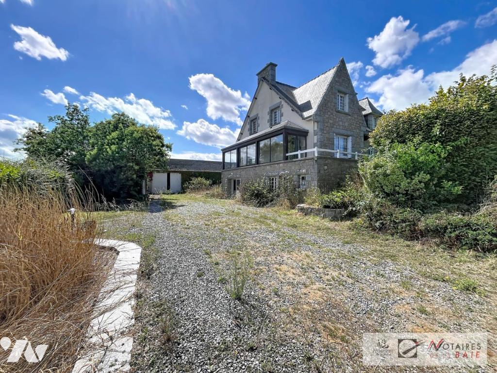 Maison 9 pièces 240 m² · à Pléboulle · 240 m² · 310 000 €