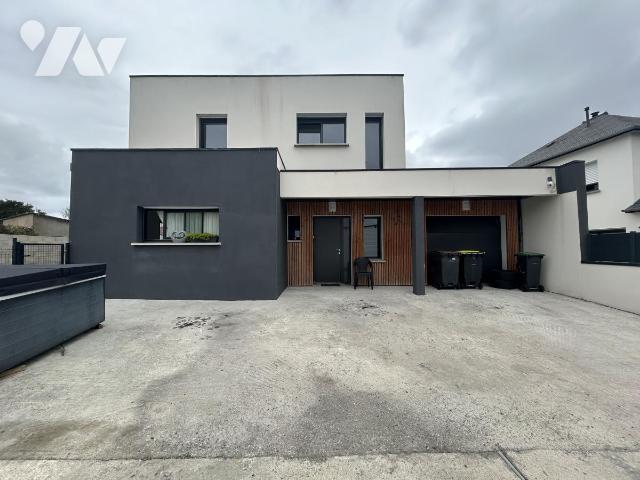 Maison 7 pièces 157 m² · à Yffiniac · 156,5 m² · 350 000 €