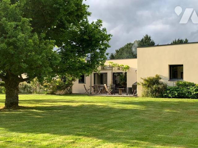 Maison 207m² — Pléguien