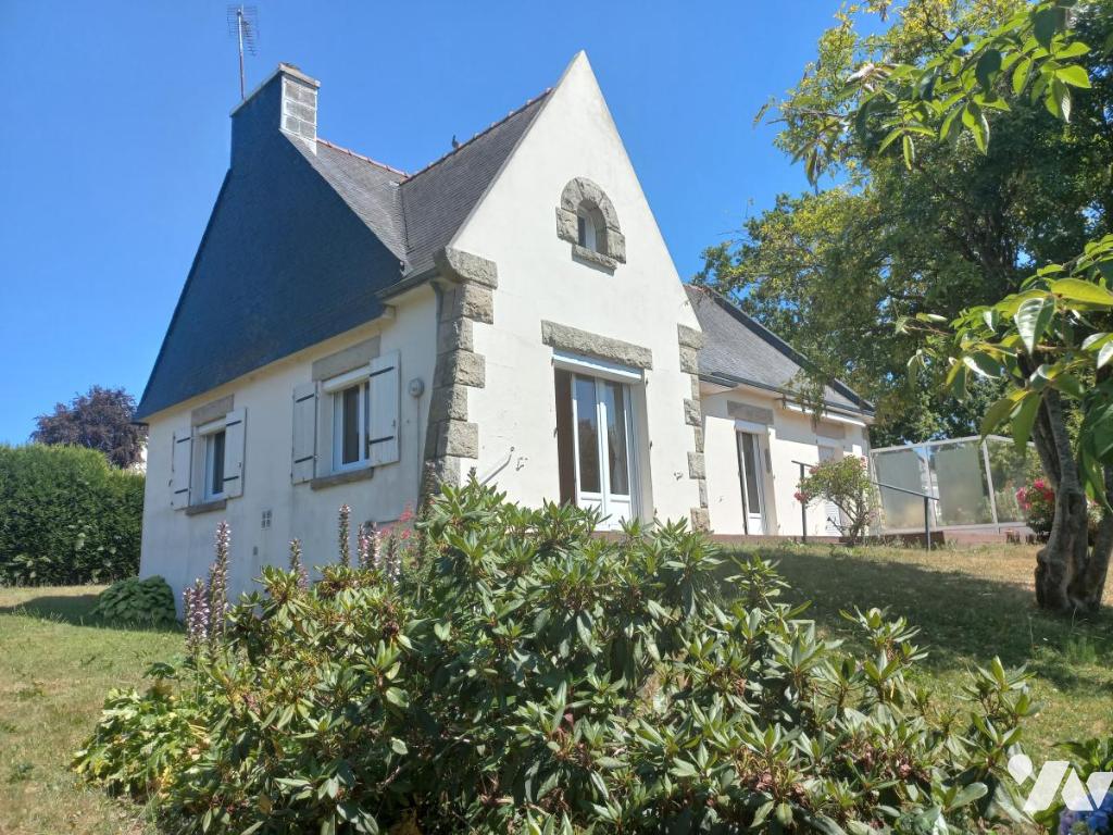 Maison 6 pièces 144 m² · au Mené · 144,4 m² · 238 000 €