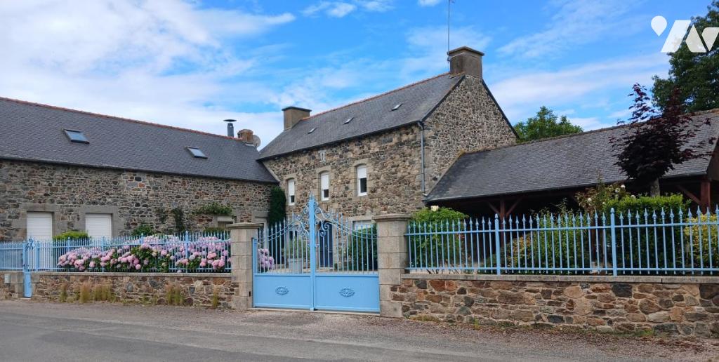 Maison 223 m² · à Coëtmieux · 223 m² · 382 000 €