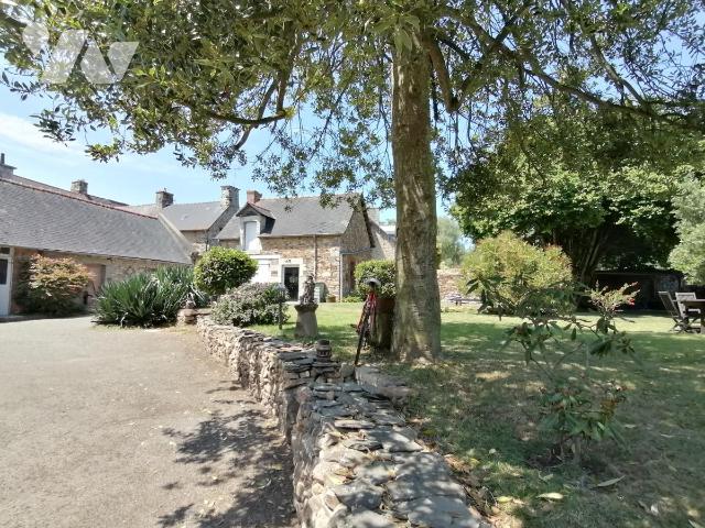 Maison 14 pièces 340 m² · à Lanvollon · 340 m² · 480 000 €