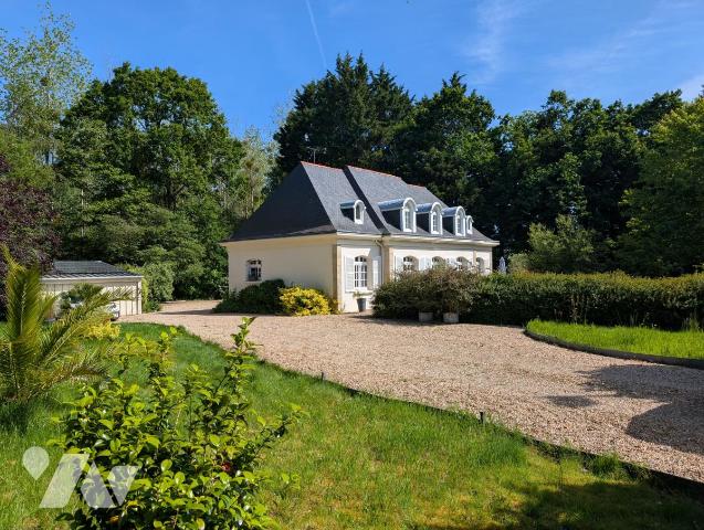 Maison 9 pièces 180 m² · à Pommerit-le-Vicomte · 180 m² · 322 857 €