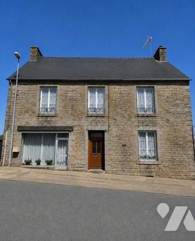 Maison 8 pièces 185 m² · à Plouguenast-Langast · 185 m² · 130 000 €