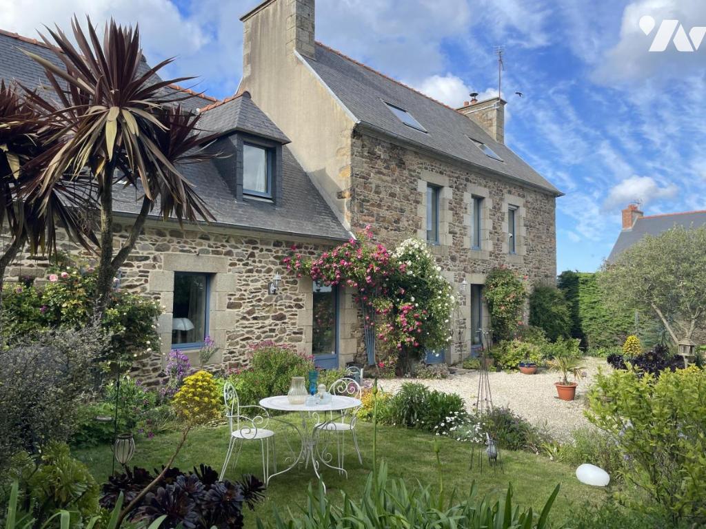 Maison 8 pièces 201 m² · à Ploubazlanec · 201 m² · 680 000 €