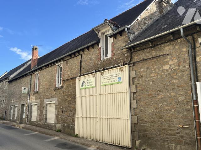 Immeuble 200 m² · à Quintin · 200 m² · 300 000 €