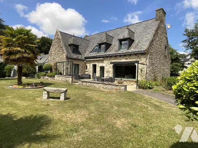 Maison 9 pièces 190 m² · à Bobital · 190 m² · 690 000 €