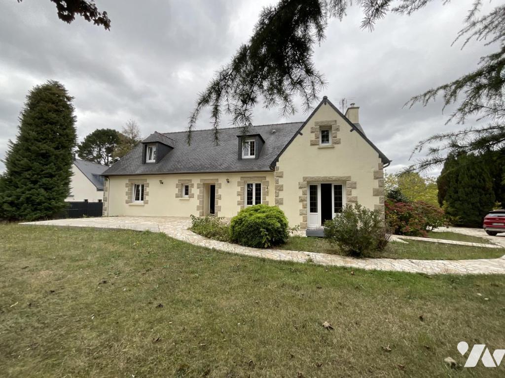 Maison 10 pièces 250 m² · à Lanvallay · 250 m² · 470 000 €