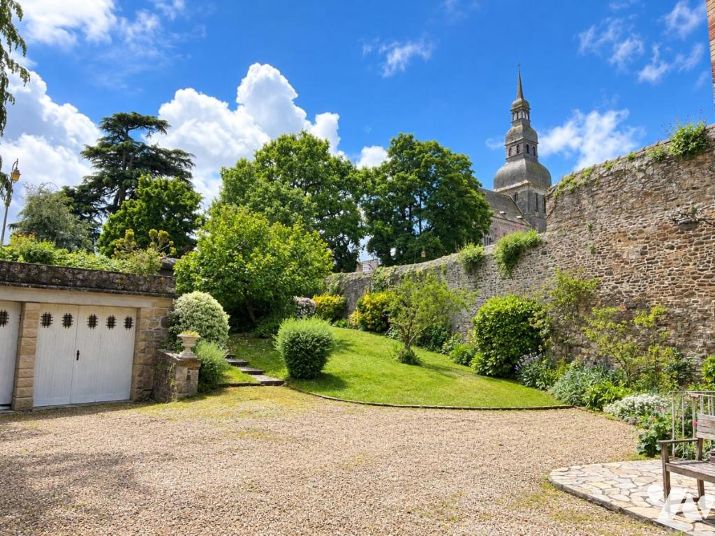 Maison 8 pièces 163 m² · à Dinan · 163 m² · 980 000 €