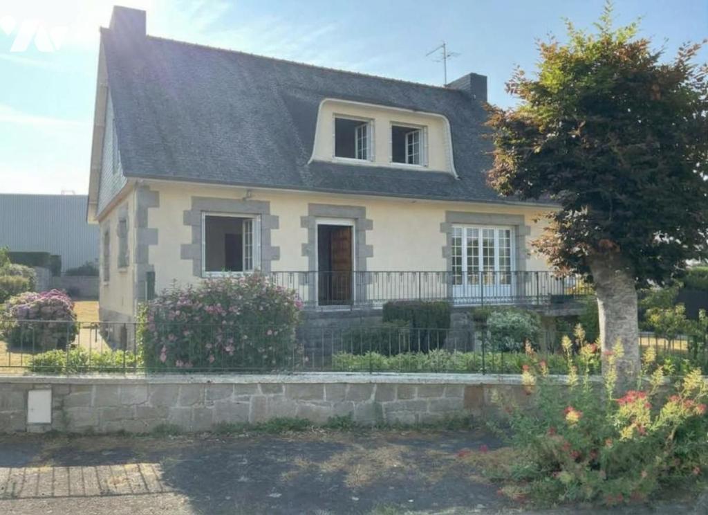 Maison 6 pièces 139 m² · à Broons · 139 m² · 185 000 €