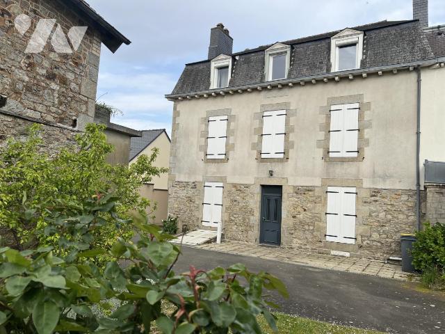 Maison 10 pièces 262 m² · à Caulnes · 262,4 m² · 230 000 €
