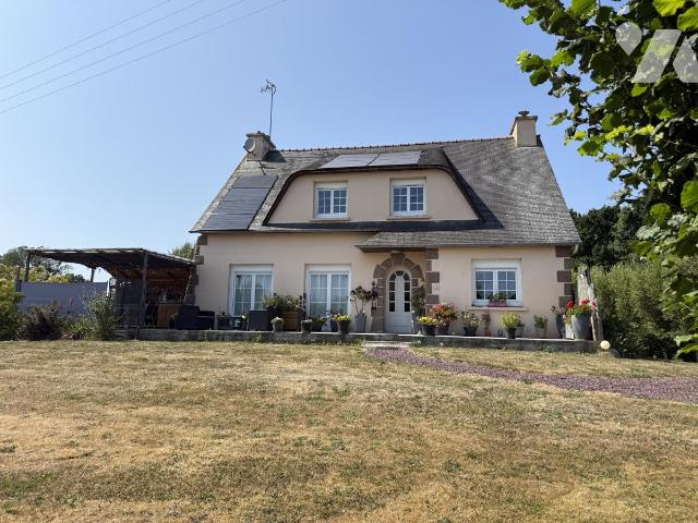 Maison 6 pièces 144 m² · à Pommerit-le-Vicomte · 144 m² · 220 000 €