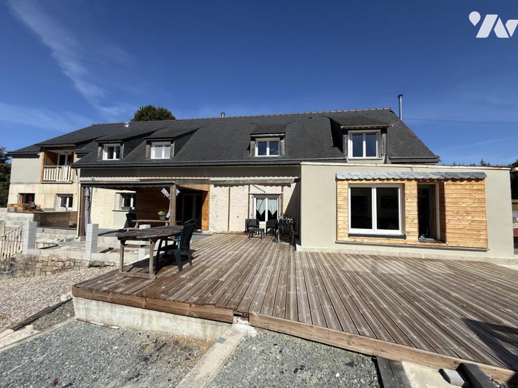 Maison 8 pièces 288 m² · à Ploumagoar · 288 m² · 450 000 €