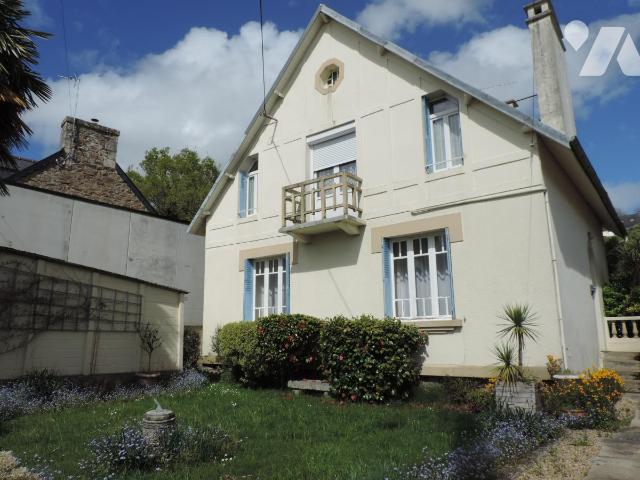 Maison 5 pièces 119 m² · à Belle-Isle-en-Terre · 119 m² · 155 000 €