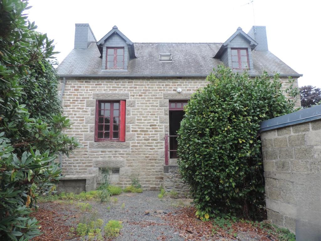 Maison 4 pièces 66 m² · à Bourbriac · 66 m² · 75 000 €