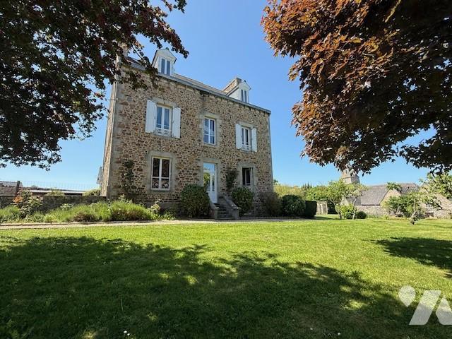 Maison 10 pièces 286 m² · à Châtelaudren-Plouagat · 286 m² · 499 896 €