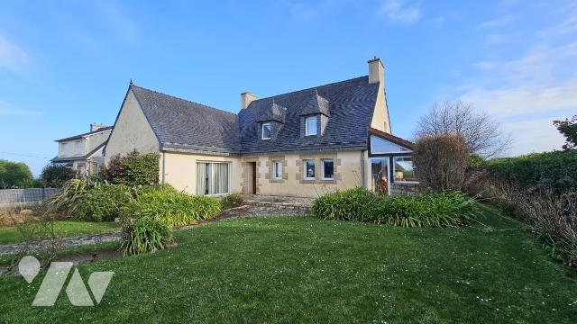 Maison 5 pièces 184 m² · à Trélévern · 184 m² · 550 000 €