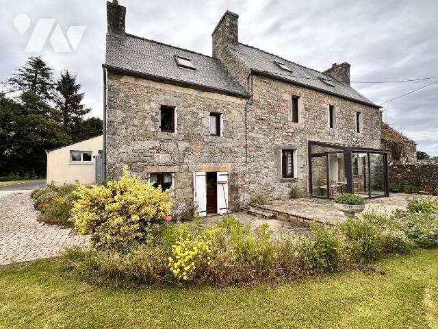 Maison 8 pièces 201 m² · à Trégrom · 201 m² · 300 000 €