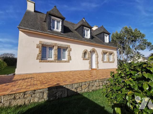 Maison 8 pièces 136 m² · à Roche-Jaudy · 136 m² · 273 000 €