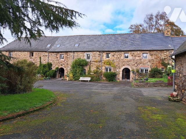 Maison 15 pièces 414 m² · à La Roche-Jaudy · 413,8 m² · 700 000 €