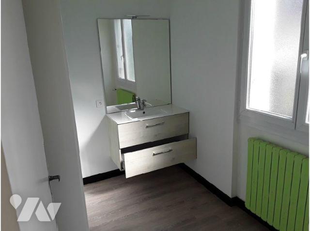 LOCATION maison-LOUDEAC (22)