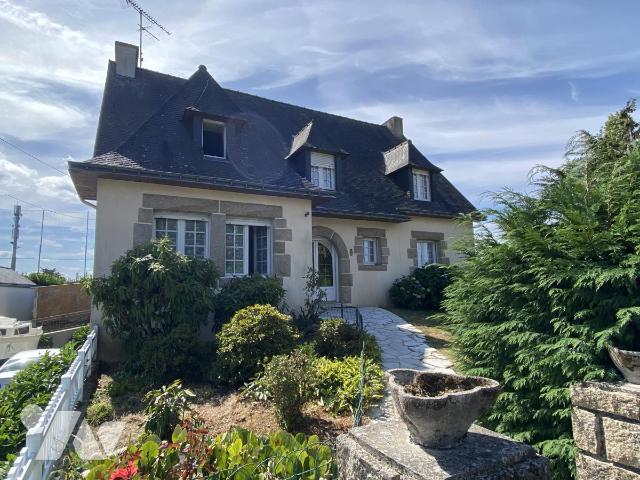 Maison 8 pièces 216 m² · à Loudéac · 216 m² · 235 000 €
