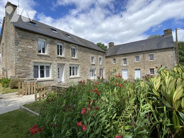 Maison 8 pièces 212 m² · à Plouguenast-Langast · 211,6 m² · 300 000 €