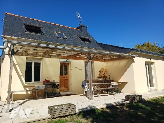 Maison 4 pièces 93 m² · à Saint-Étienne-du-Gué-de-l'Isle · 93 m² · 150 000 €