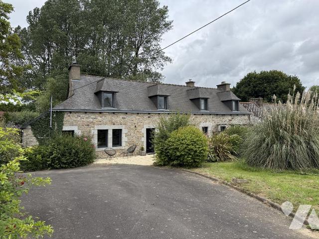Maison 151 m² · à Plouguenast-Langast · 150,6 m² · 280 000 €