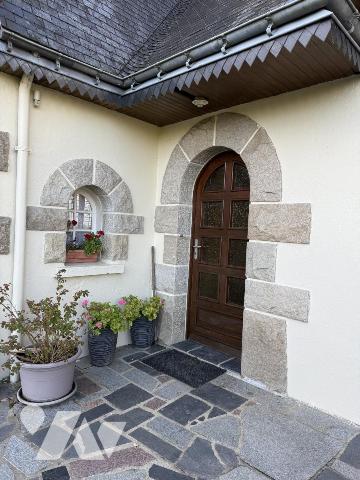 Maison 172 m² · à Mené · 171,9 m² · 210 000 €