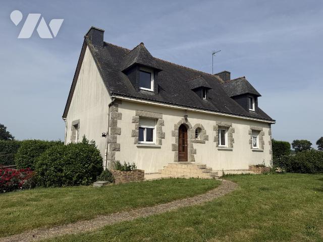 Maison 8 pièces 168 m² · à Merdrignac · 167,7 m² · 165 000 €