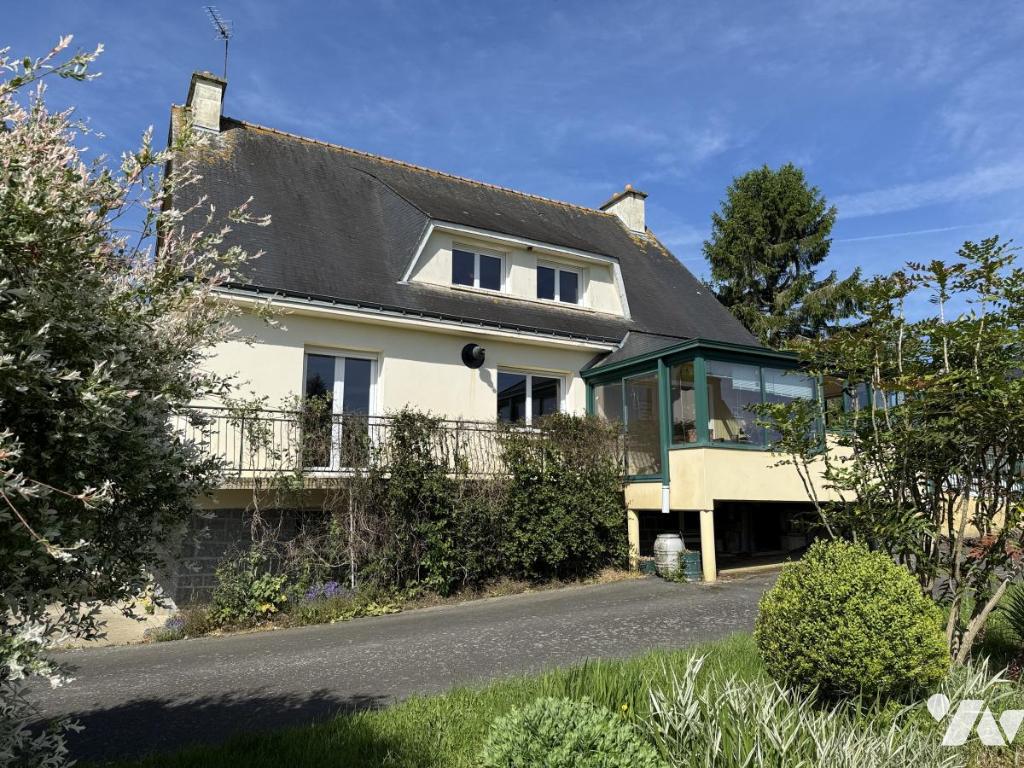 Maison 166 m² · à Plouguenast-Langast · 166 m² · 170 000 €