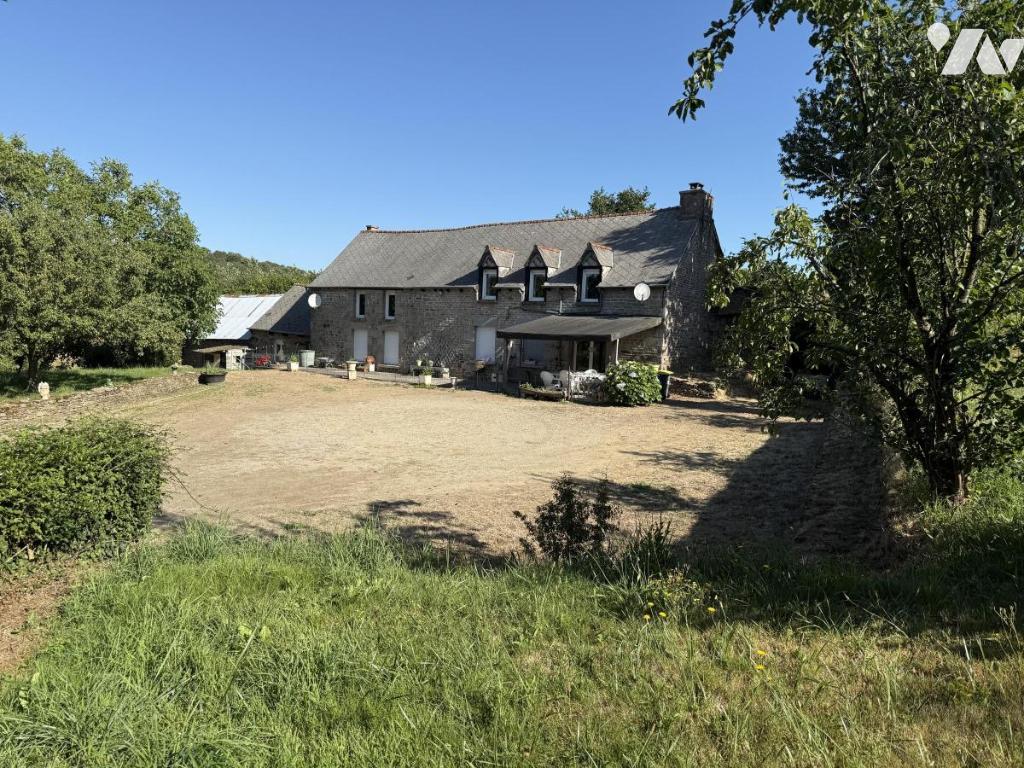 Maison 140 m² · à Ménéac · 140 m² · 225 000 €