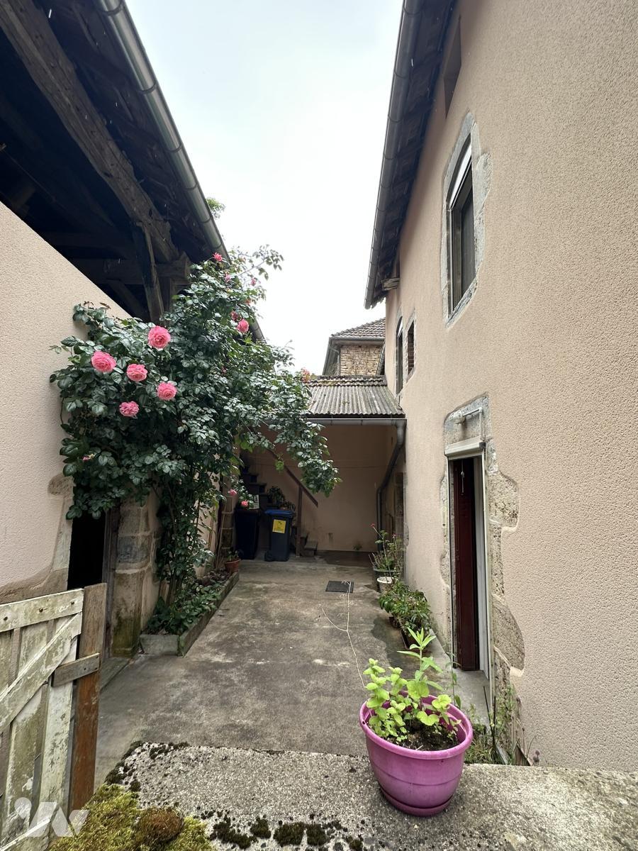 Maison 112 m² · à Port-sur-Saône · 111,8 m² · 65 000 €