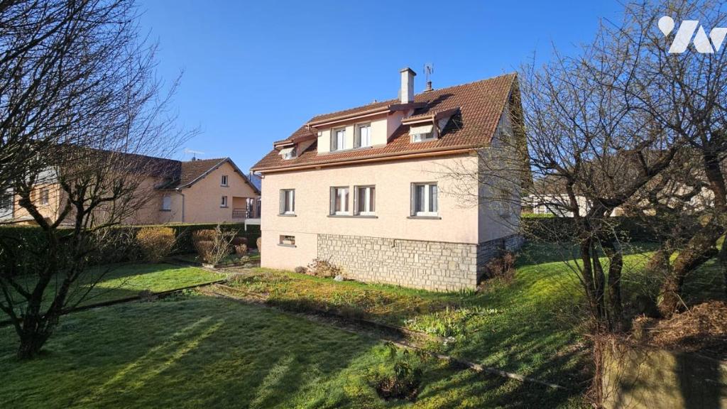 Maison 8 pièces 194 m² · à Baume-les-Dames · 194 m² · 210 000 €