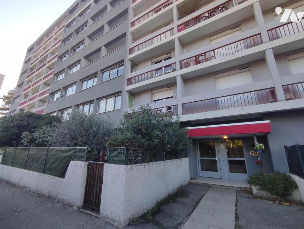 Appartement 4 pièces 97 m² · à Valence · 96,9 m² · 99 800 €