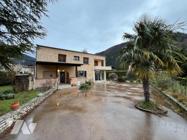 Maison 8 pièces 190 m² · à Châtillon-en-Diois · 190 m² · 392 000 €