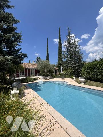 Maison 6 pièces 158 m² · à Die · 158 m² · 392 000 €