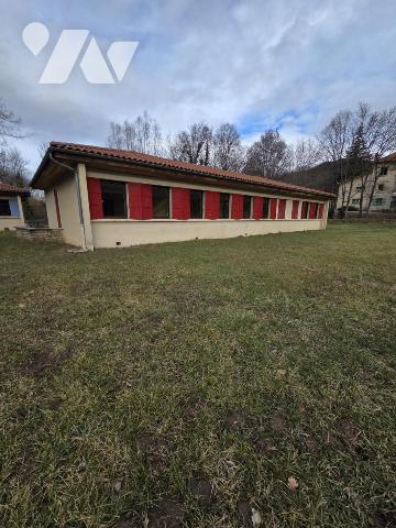 Maison 244 m² · à Luc-en-Diois · 244 m² · 285 000 €