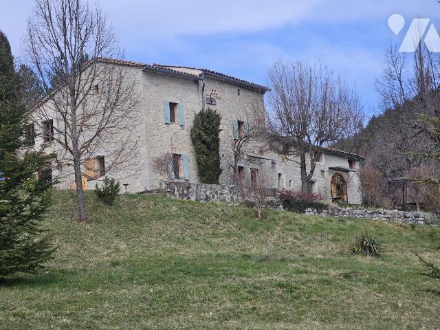 Maison 250 m² · à Saint-Nazaire-le-Désert · 250 m² · 620 000 €