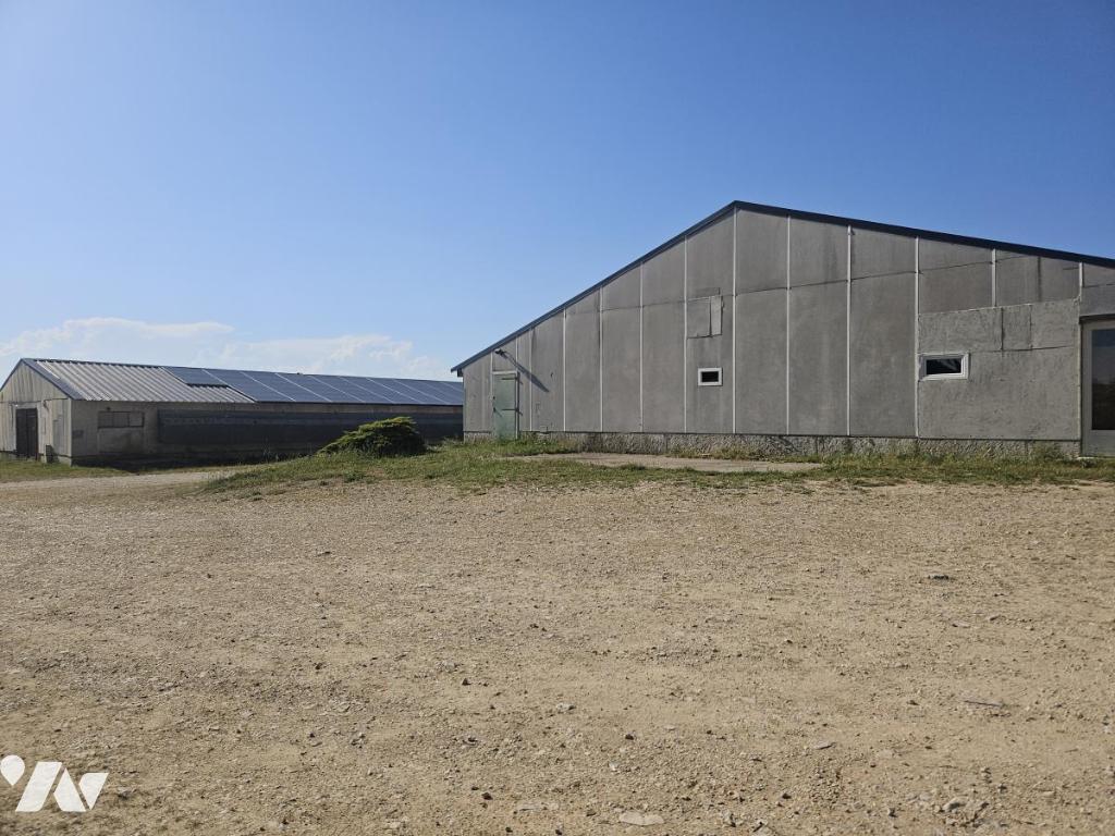 Autre 3000 m² Crest · 3 000 m² · 530 600 €