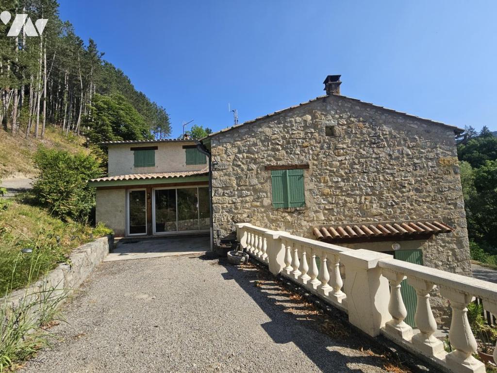 Maison 2 pièces 145 m² · à Saint-Benoit-en-Diois · 145 m² · 299 000 €